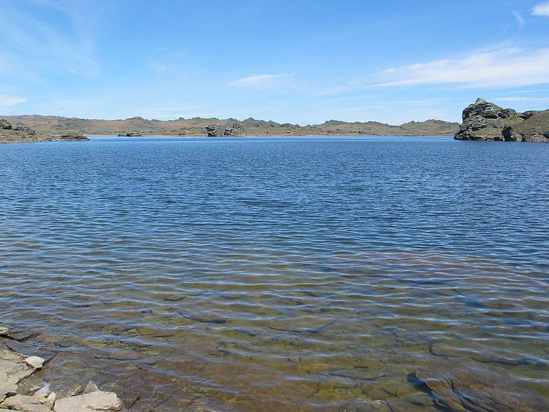 File:Poolburn Reservoir.jpg