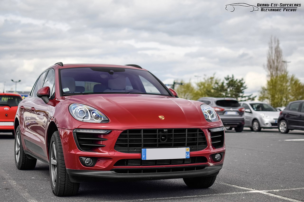 Image of Porsche Macan S (26266701260)