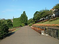 Passeggiata sui Princes Street Gardens.