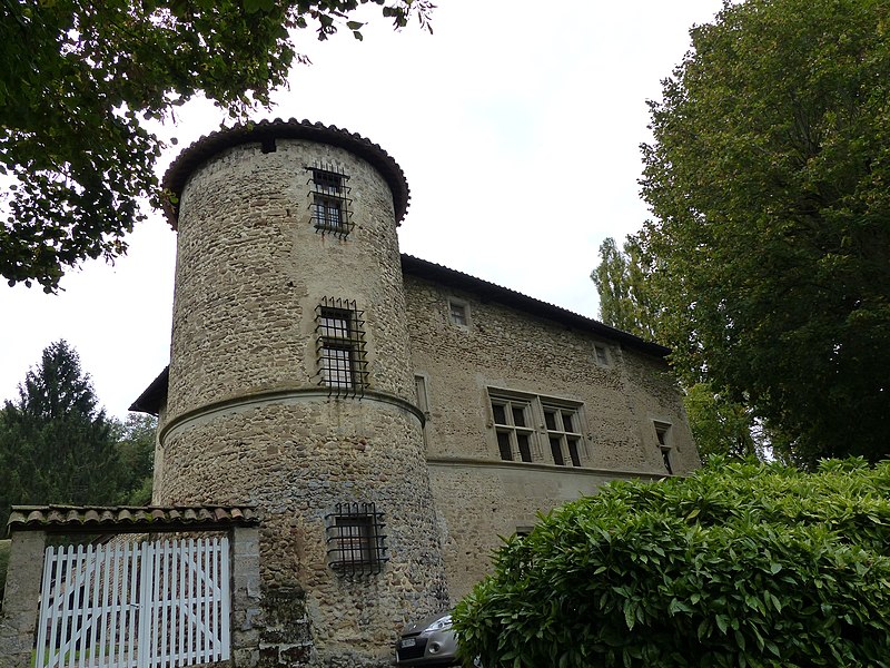 File:Quincivet-chateau-isere.JPG