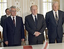 RIAN archive 52076 Leonid Kravchuk, Stanislav Shushkevich and Boris Yeltsin (cropped).jpg