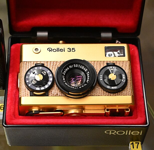 File:ROLLEI 35 S Gold Elisabeth 1979 (Brunswyk).JPG