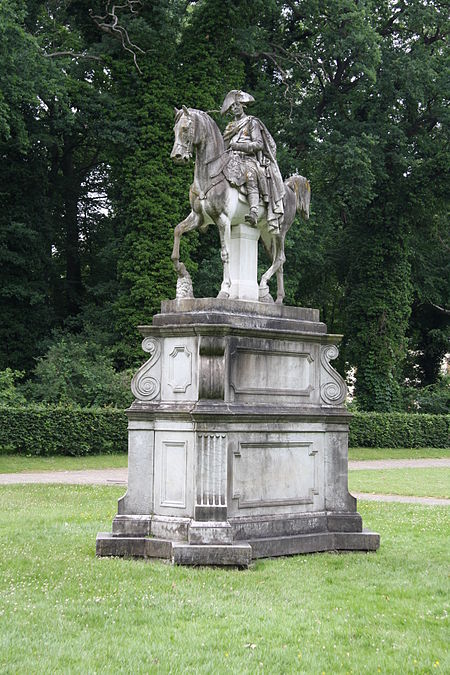 Tập_tin:Reiterstatue_friedrich_II.jpg