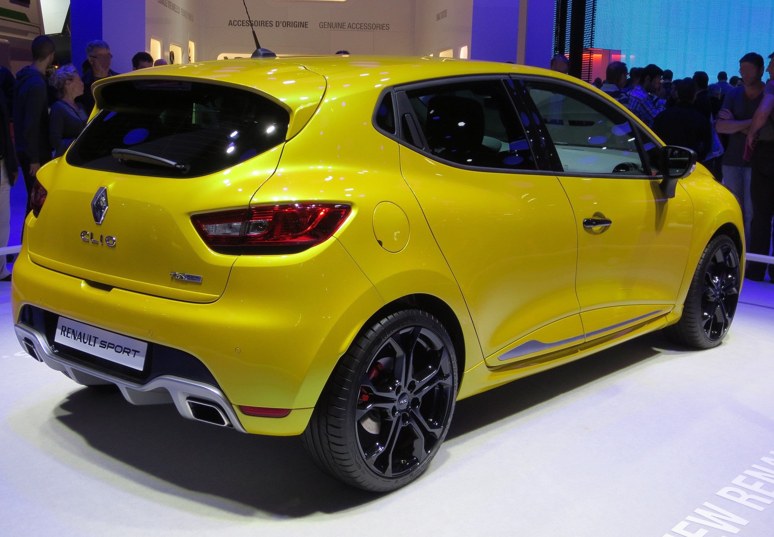 File:Renault Clio-IV-RS Rear.jpg - Wikimedia Commons