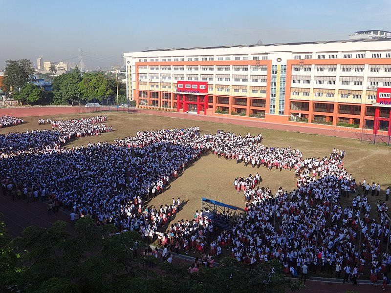 File:Rizal HS - field and SHS building, flag-raising (Caniogan, Pasig)(2018-06-04).jpg