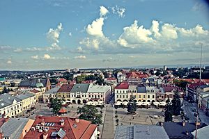 Rynek miejski-クロスノ、podkarpackie.JPG