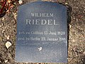 Миниатюра для Файл:Südfriedhof Cottbus - Grabstein Wilhelm Riedel.JPG