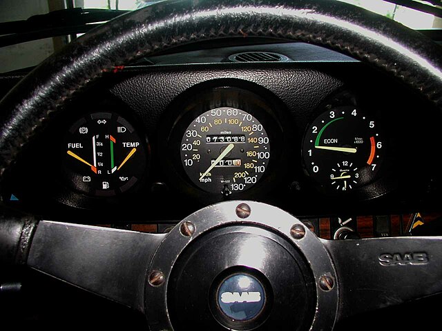 640px-Saab_99_instrument_cluster.jpg