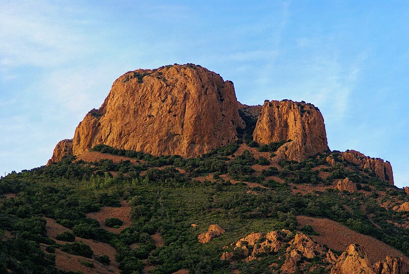 File:Saint-Raphaël - Route de Saint-Barthélemy D559 - View NNW.jpg