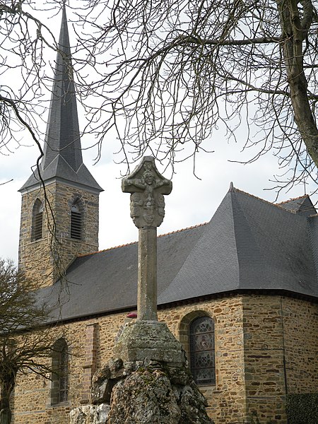 File:Saint-Séglin église+calvaire.jpg