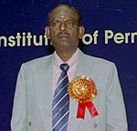 Shri R. Velu ved indvielsen af ​​et nationalt teknisk seminar om mekanisering af sporvedligeholdelse, videresendelse og konstruktion på indiske jernbaner i New Delhi den 20. januar 2005 (beskåret) .jpg