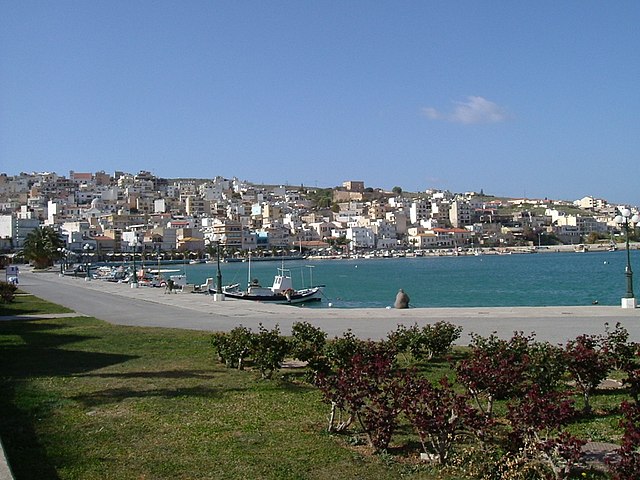 Vista do porto de Siteía