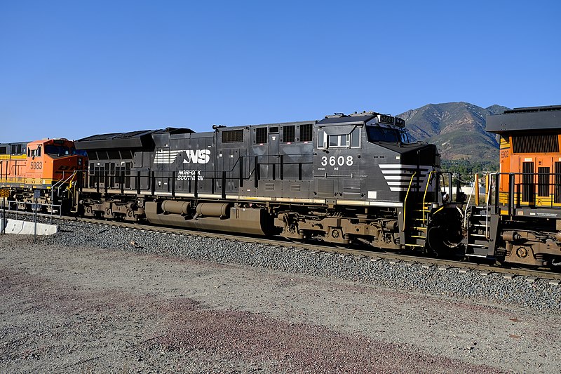 File:SoCal Freight Graffiti Benching (11-22-2020) (50667319467).jpg