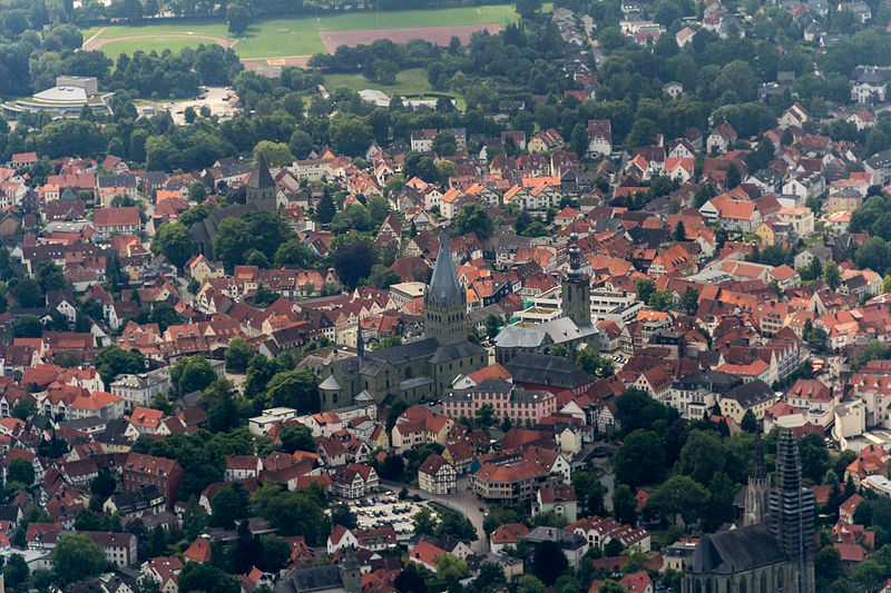 File:Soest, St.-Patrokli-Dom und St.-Petri-Kirche -- 2014 -- 8735.jpg