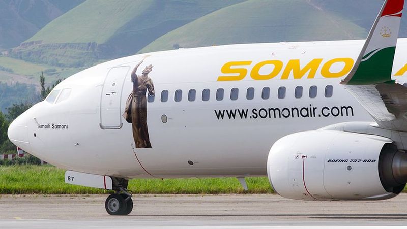 File:Somon Air Boeing klein737-800.jpg