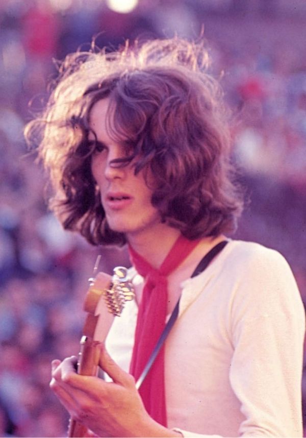 Spinetta performing with Almendra at Festival Pinap, 1969.