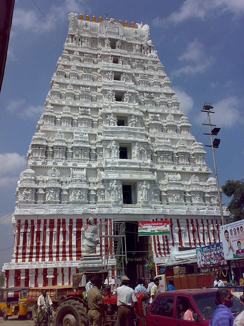 800px-SrikalahastiGaligopuram.jpg