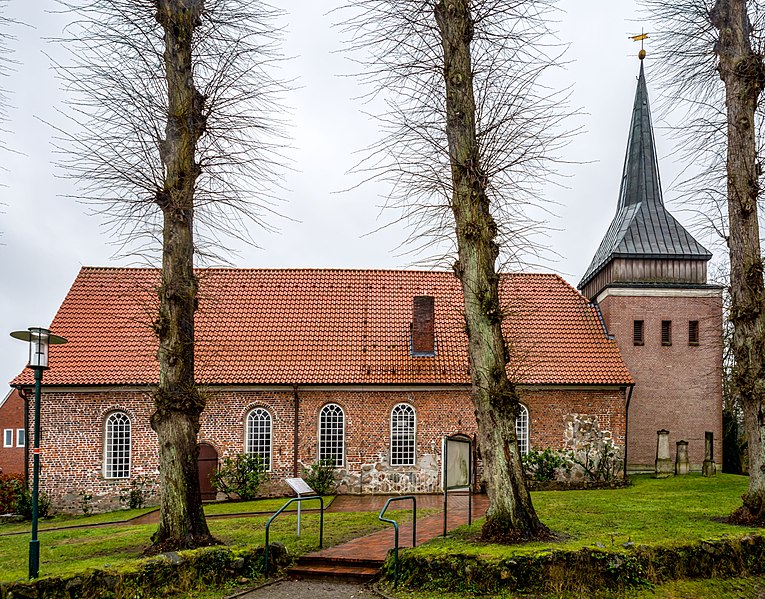 File:St. Marienkirche (Hechthausen) jm90081.jpg