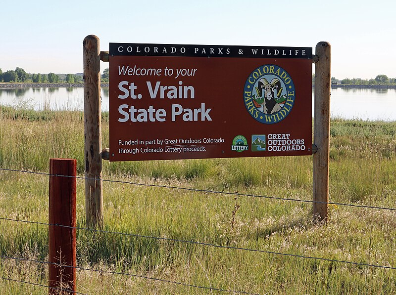 File:St. Vrain State Park sign.JPG