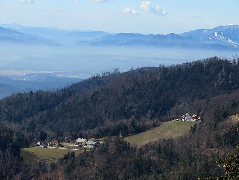 File:Studenca Slovenia - Hrastje.jpg