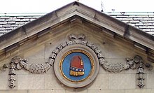 Tammany Hall logo on the pediment Tammany Hall logo.jpg