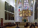 Taufstein, Pauliner-Altar und Gemälde von Superintendenten