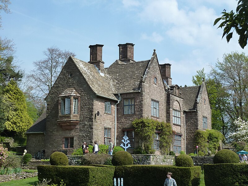 File:Three quarter view of house, Wyndcliffe Court.jpg