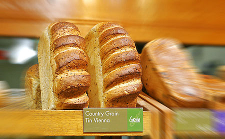 Tập_tin:Tin_vienna_bread.jpg