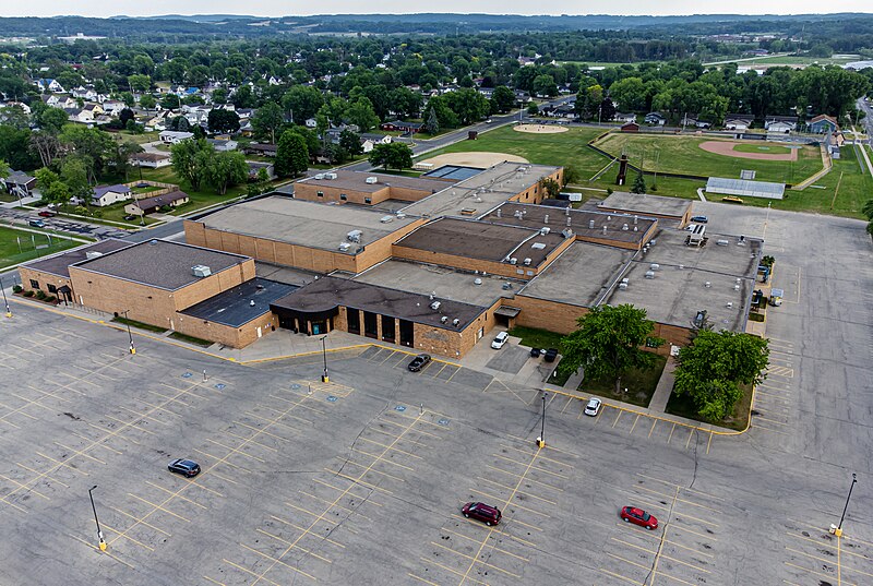 File:Tomah High School.jpg