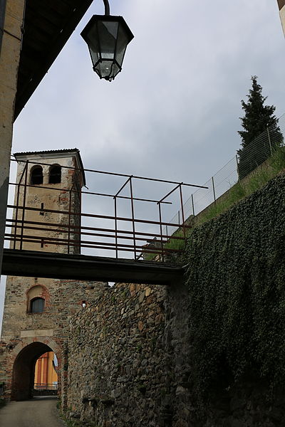 File:Torre del Ricetto di Magnano.JPG