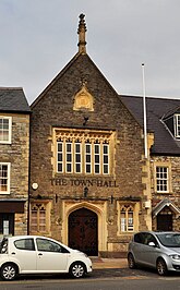 Town Hall, Broad Street, Chipping Sodbury, Gloucestershire 2019 (geograph 6315659) (cropped).jpg