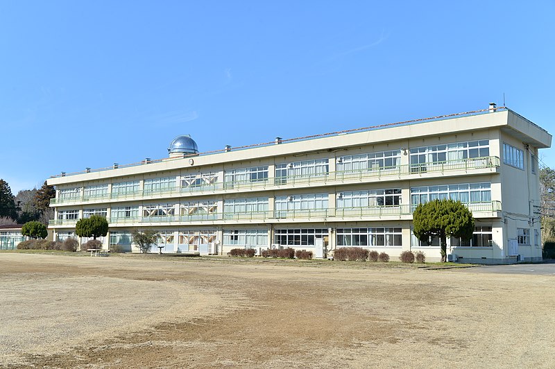 ファイル:Tsukuba municipal Tsukuba-nishi Junior High School.jpg