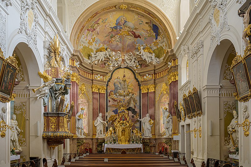 File:Tulln Minoritenkirche Chor-0113.jpg