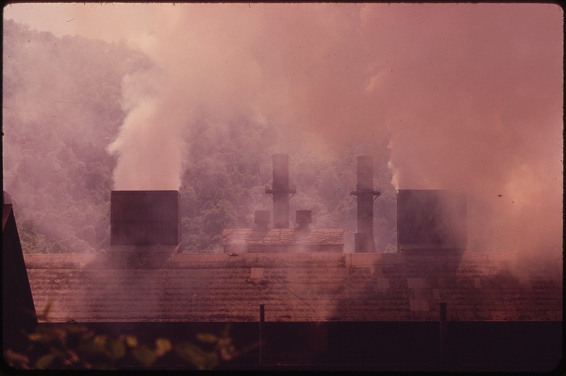 File:UNION CARBIDE'S FERRO ALLOY PLANT AT ALLOY, WV., ON U.S. ROUTE 60 - NARA - 550971.tif