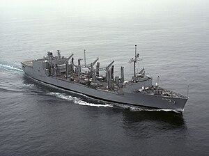 Die USS Kansas City (AOR-3) ist am 2. Juli 1987 im Pazifik unterwegs (6654947) .jpg