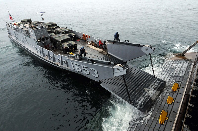 File:US Navy 091005-N-0890S-022 Landing Craft Unit (LCU) 1653 enters the well deck of the multi-purpose amphibious assault ship USS Wasp (LHD 1) off the coast of North Carolina.jpg