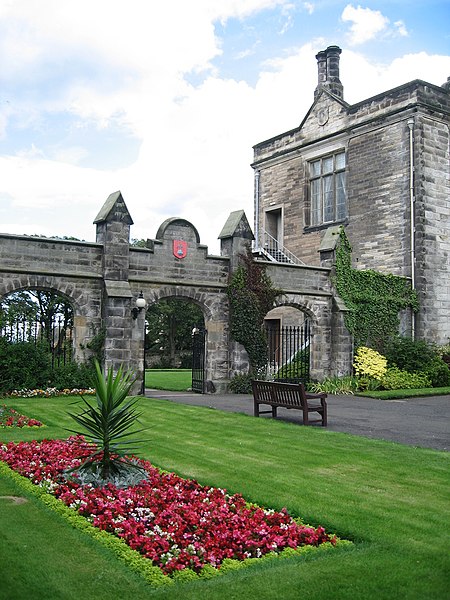 File:University of St Andrews Courtyard.jpg