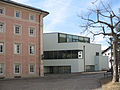 vecchio edificio scolastico e centro congressi