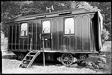 Walker Hoadley's living wagon, at The Hoppings on the Newcastle Town Moor, c. 1938 Walker Hoadley's caravan.jpg