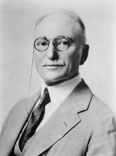 Wallace R. Farrington, G. G. Bain photo portrait.jpg