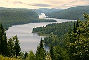 Mauricie Ulusal Parkı'ndaki Wapizagonke Gölü, Quebec, Canada.jpg