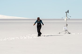 Weather observations at a camp on the foot of Mount Erebus Tsy1980 6.250 out of 10, SD 2.315