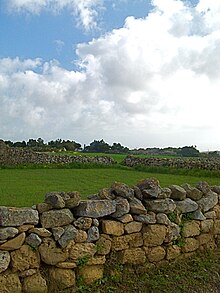 Wied il-hlas rubble wall.JPG