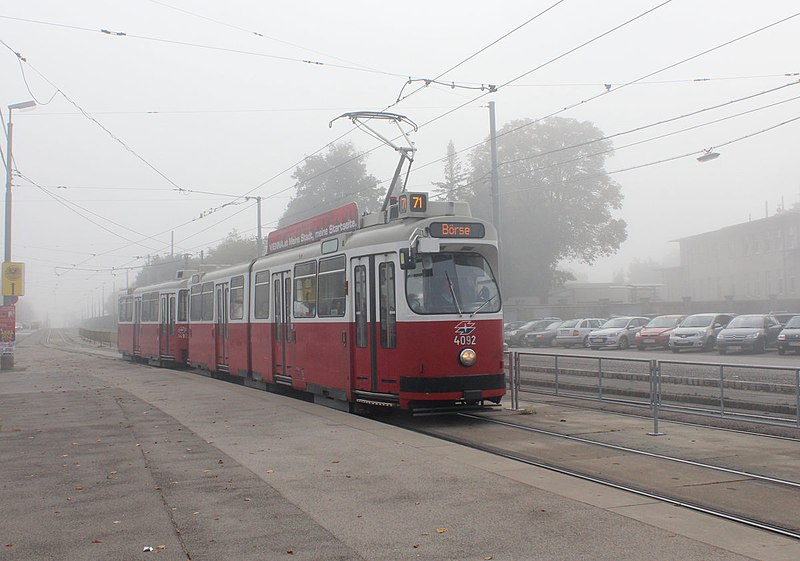 File:Wien-wiener-linien-sl-71-1060533.jpg