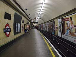 Wood Green stn southbound look north