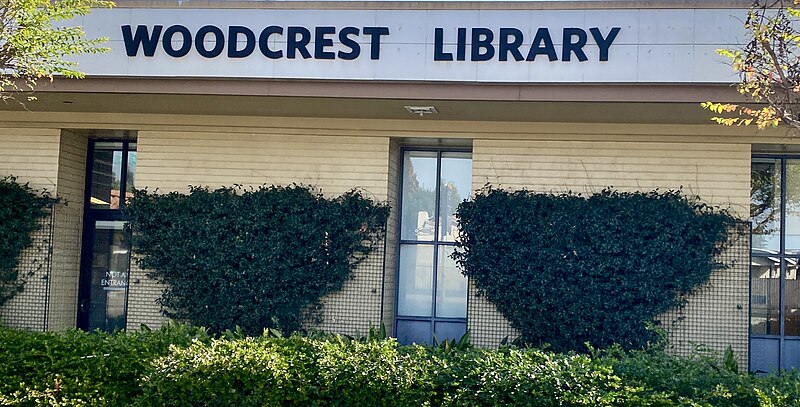 File:Woodcrest Library LA County Library branch.jpg