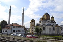 Xhamia dhe kisha Ferizaj.JPG