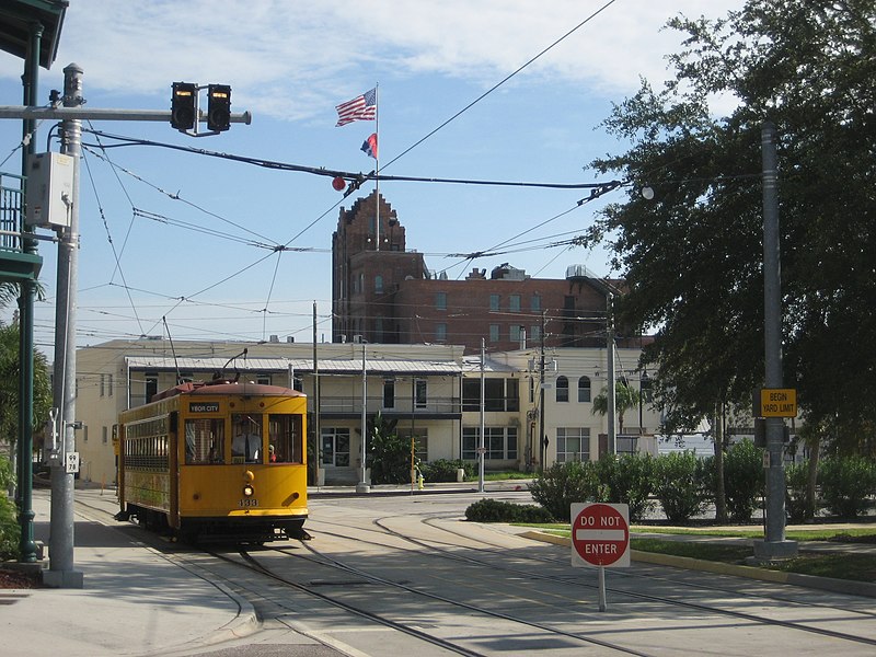 File:YborStreetcarDoNotEnterAug08.jpg