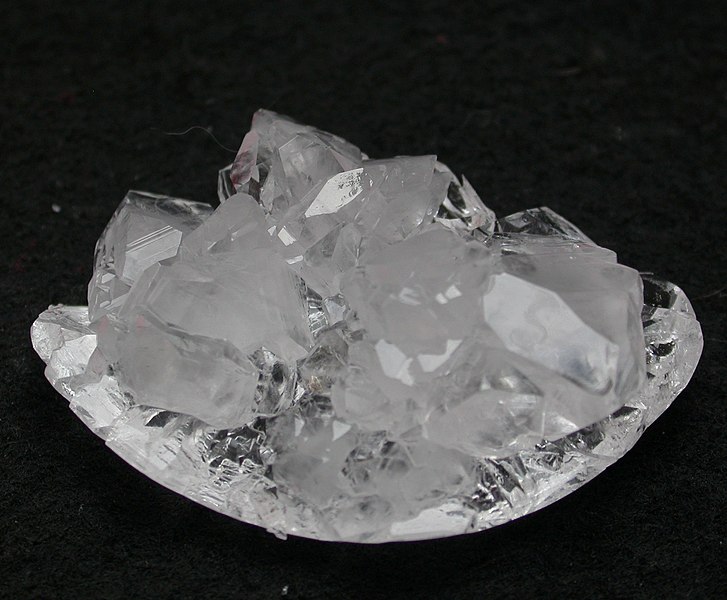 File:Zitronensäure Kristallzucht.jpg