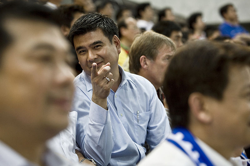 File:(เลขาท่านรัฐมนตรี สาทิตย์ วงศ์หนองเตย) คุณ วิทเยนทร์ มุตตามระ - Flickr - Abhisit Vejjajiva.jpg